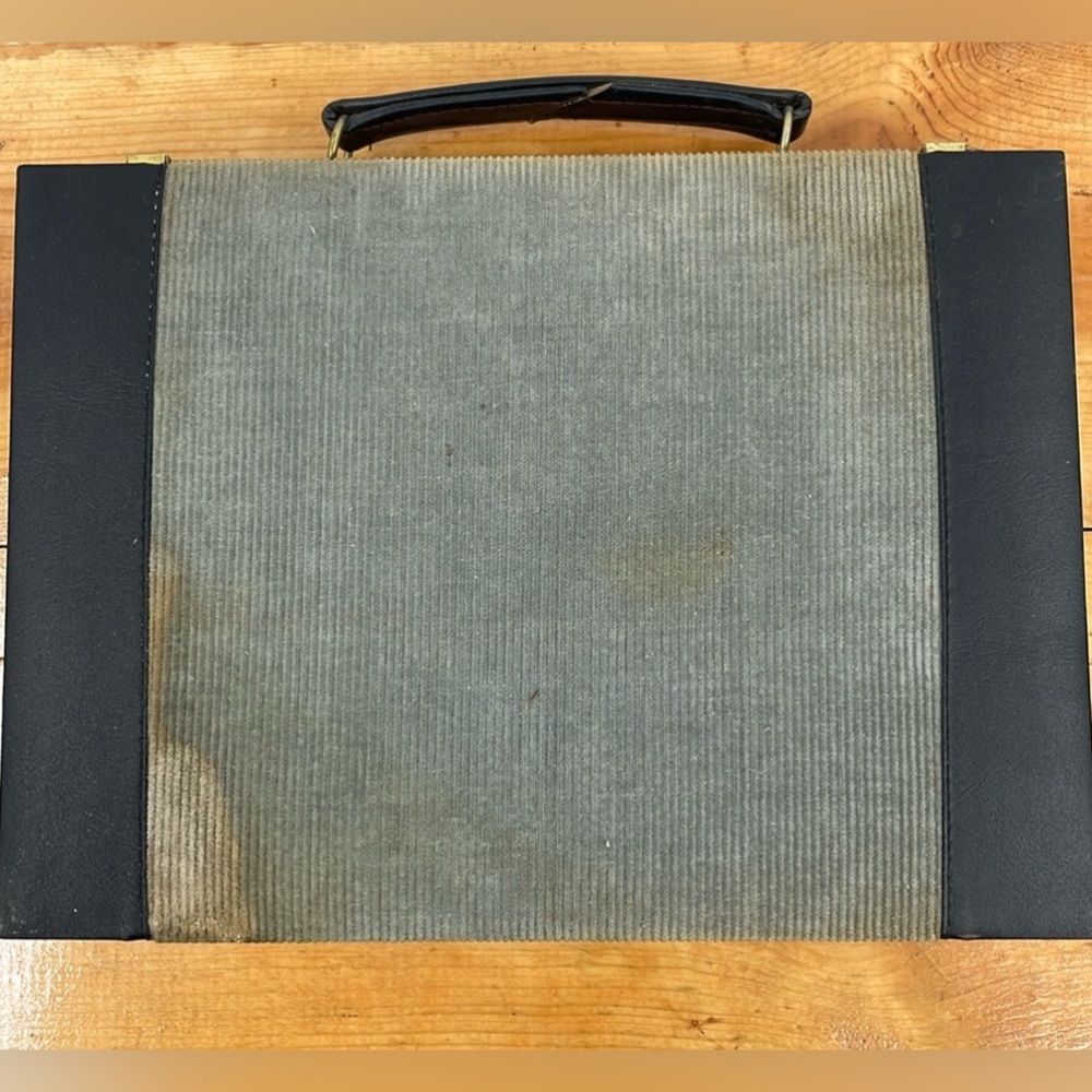 Vintage 60’s Backgammon Set Complete with Corduroy Case & instructions - Picture 8 of 11